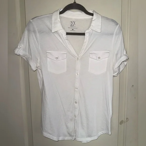 New York & Company White Button Down Short Sleeve Blouse - Like New - Picture 3 of 6